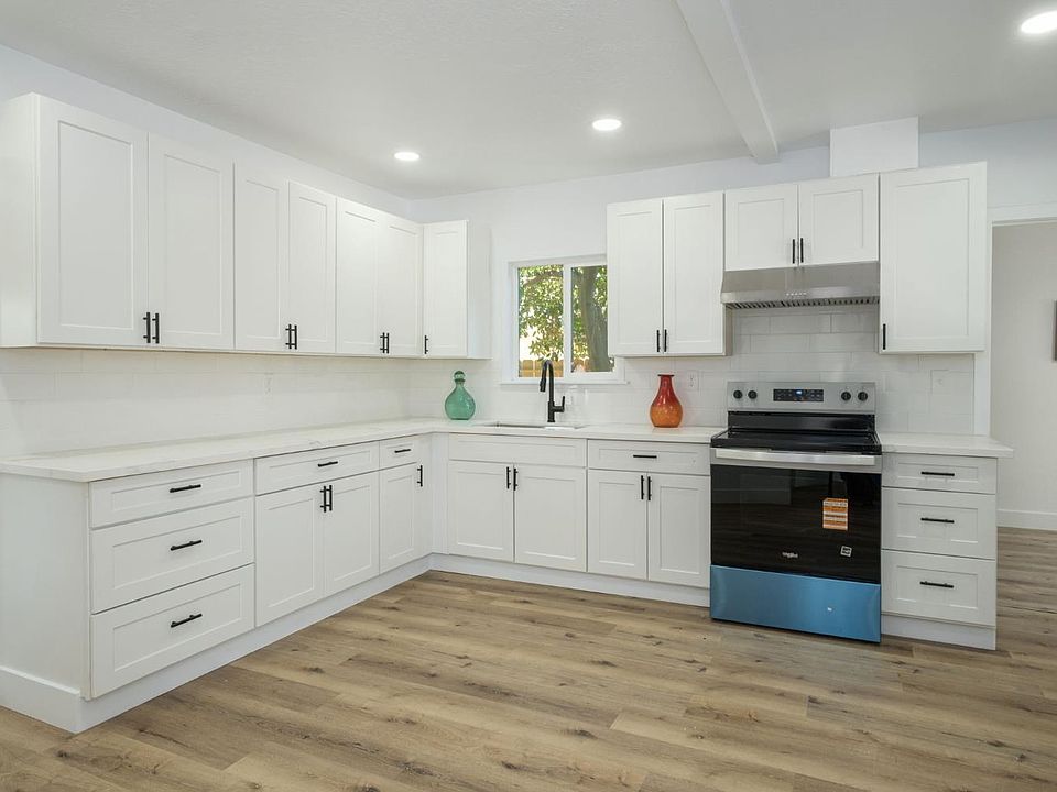 1st image of 3141 E Butler Ave
