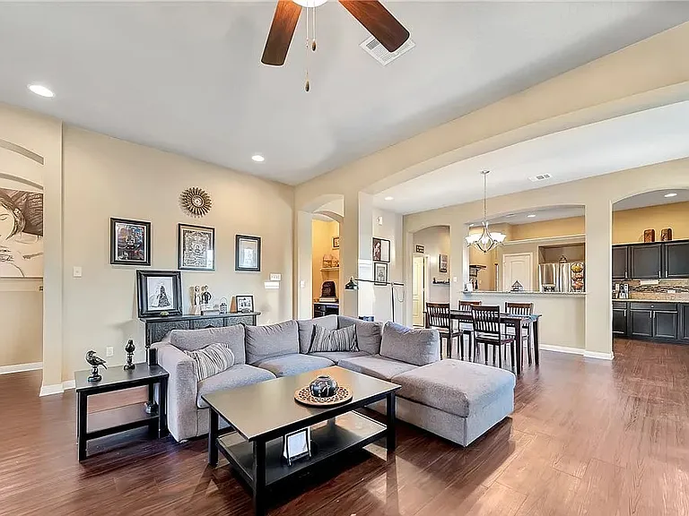 3701 Castleton Dr — Photo 10