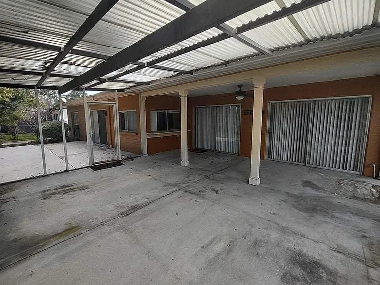 8811 Seeley Ln — Photo 24
