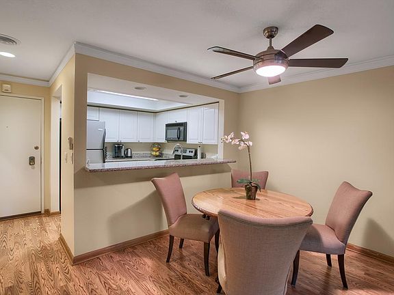 4th image of 401 100th Ave NE APT 112