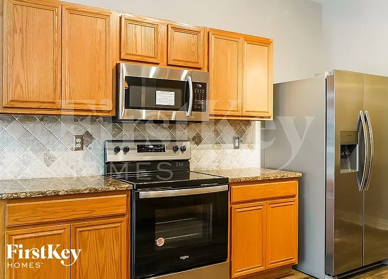 401 Deer Lake Dr — Photo 9