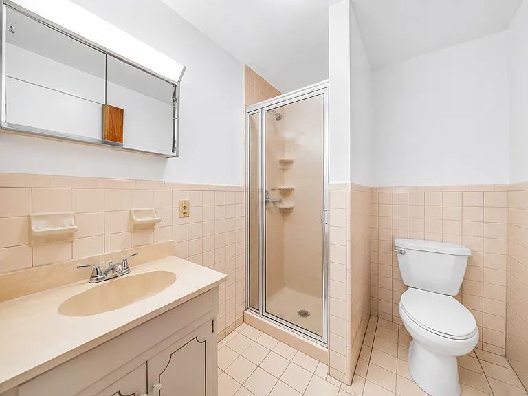 555 Hasbrouck A Rd — Photo 7