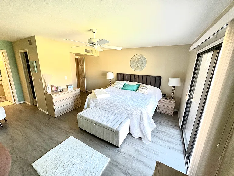 9806 W Kerry Ln — Photo 49