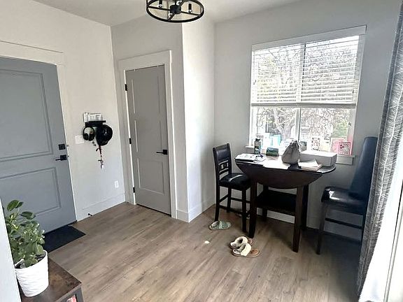 2nd image of 1713 W Jefferson St APT 203