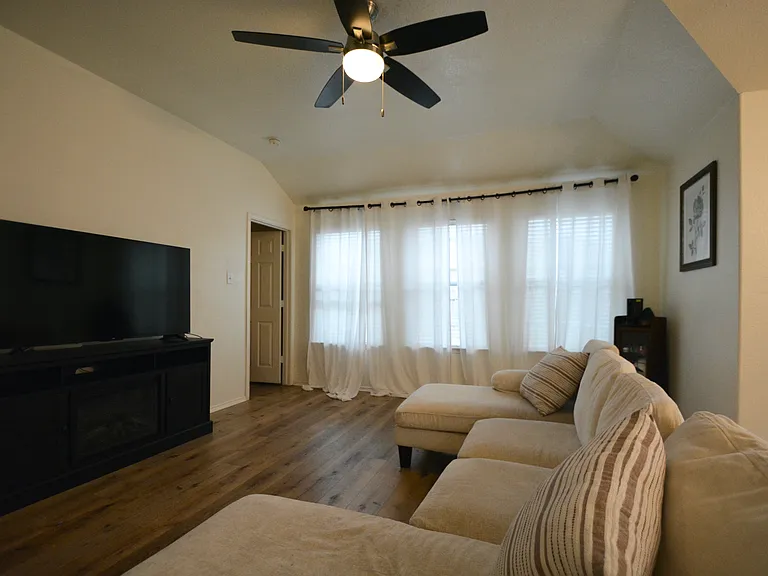 3804 Jade St — Photo 10
