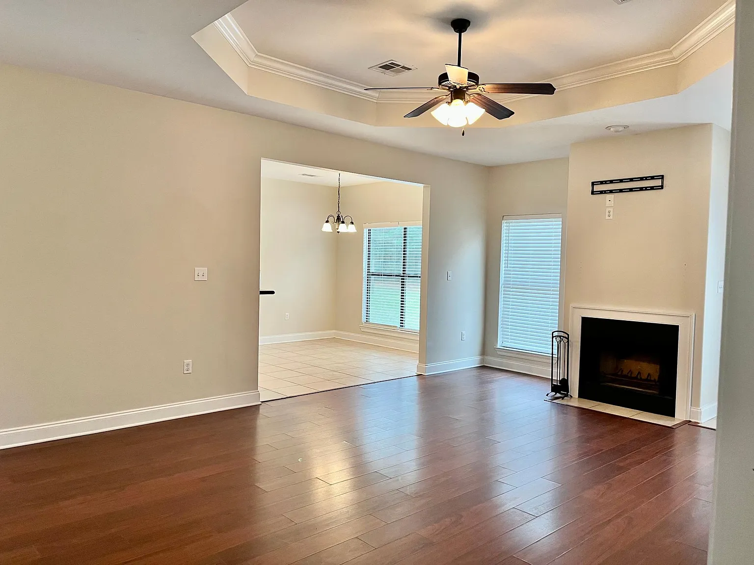 4 bed, 2.5 bath, 1745 sqft, $1,890 — Photo 2