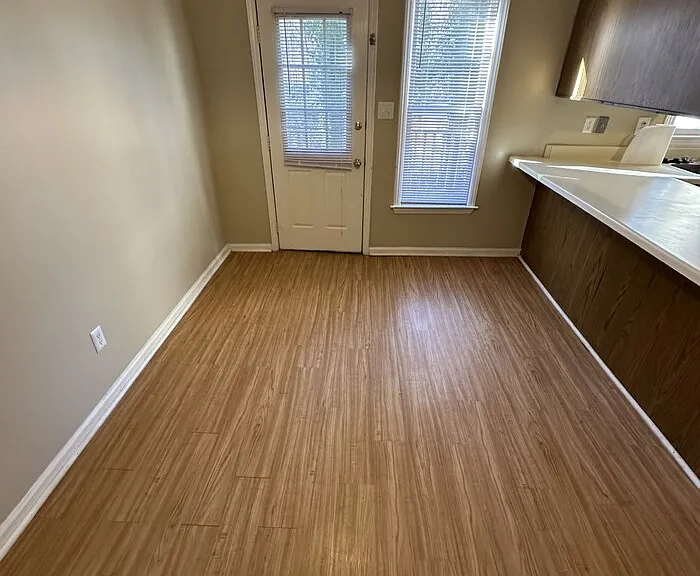 925 Hearthridge Ct #B — Photo 3