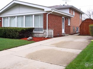 8840 Mango Ave, Morton Grove, IL 60053