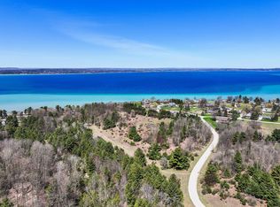 3091 Scenic Hills Dr, Williamsburg, MI 49690