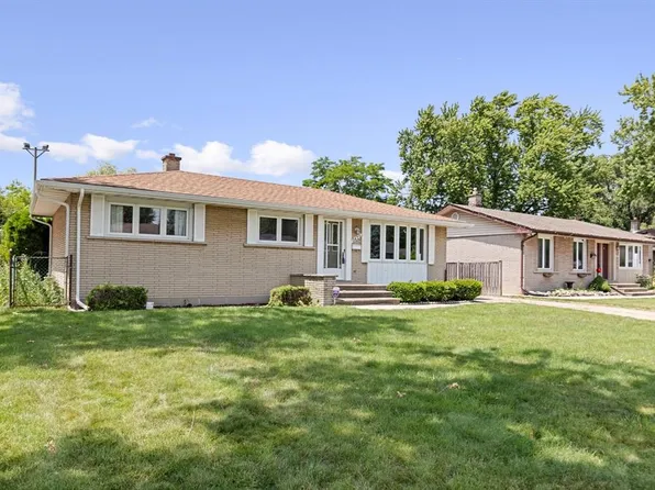 3425 Woodlawn Ave, Windsor, ON N8W 2J4
