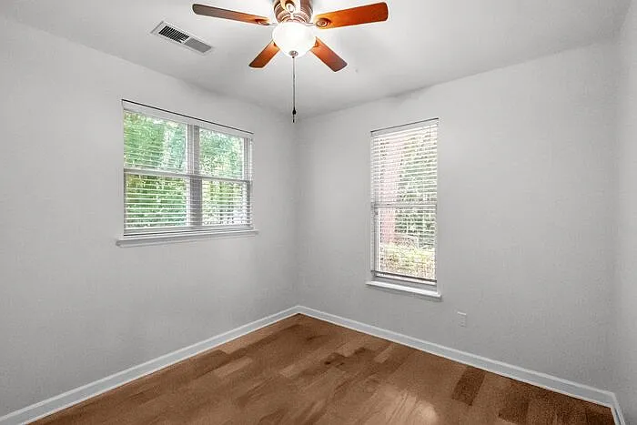 714 Northeast Dr #52 — Photo 4