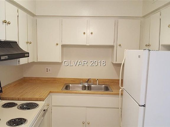 4th image of 565 N Royal Crest Cir #11