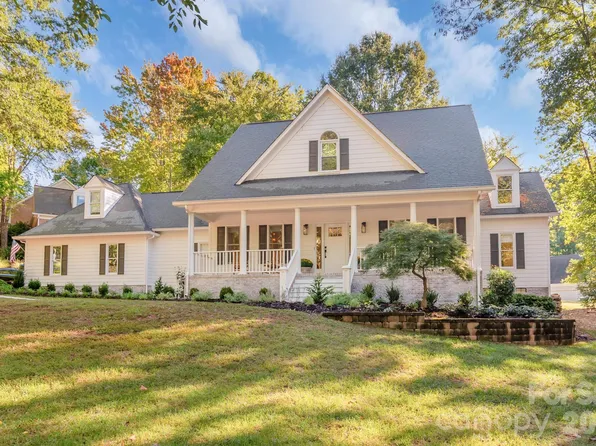 211 Pat Stough Ln, Davidson, NC 28036