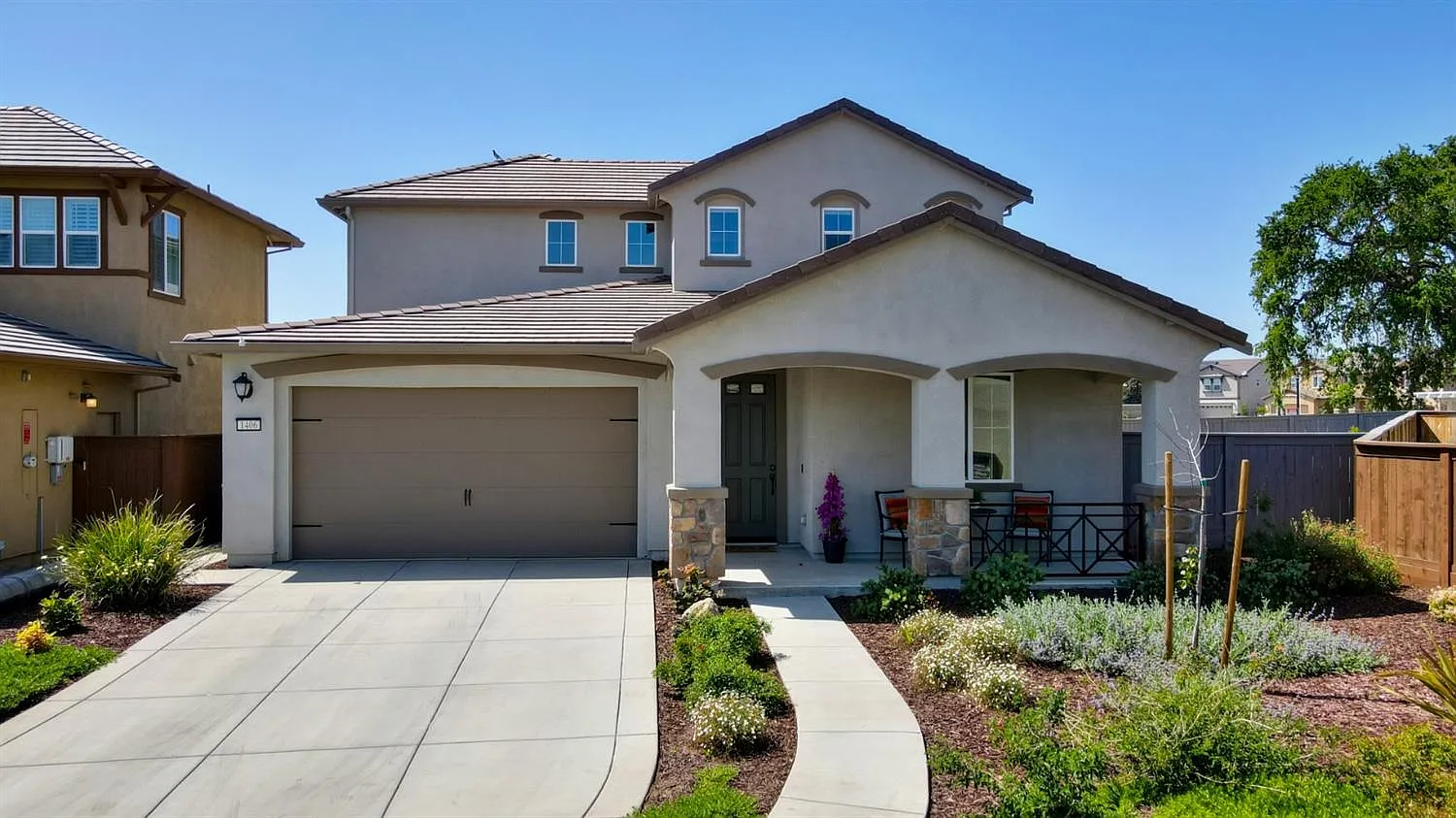 1406 Roth Pl photo 1