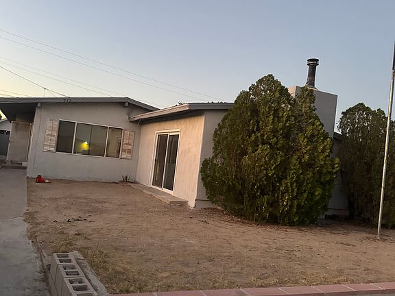 2nd image of 933 E Virginia Way
