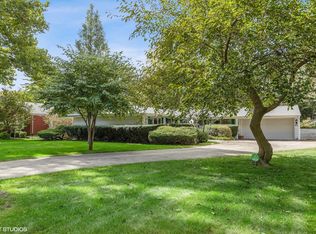 225 Lockerbie Ln, Wilmette, IL 60091