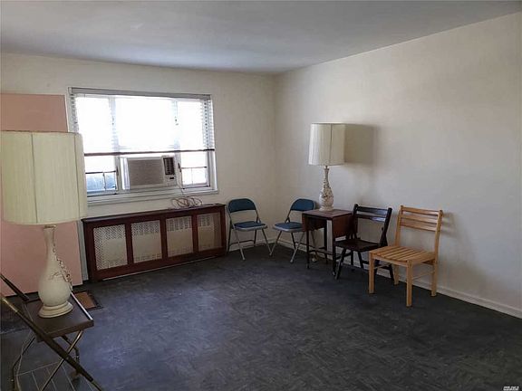 3rd image of 22702 88th Ave