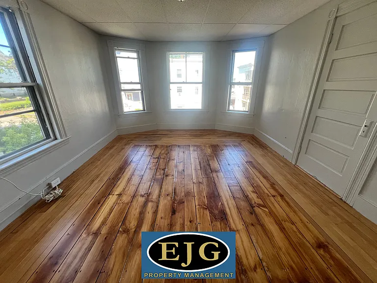 551 Montgomery St #2 — Photo 13