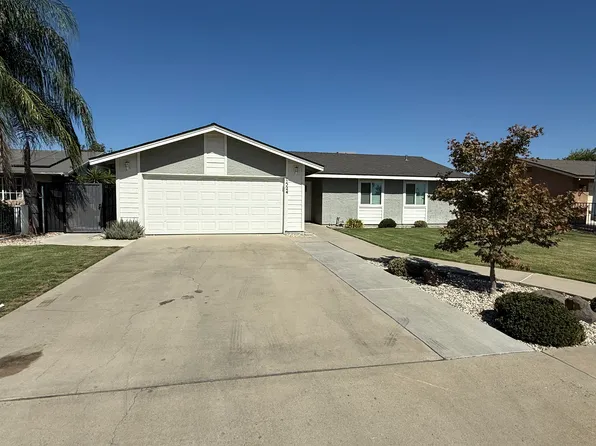 1524 N Thomas Ct, Visalia, CA 93292