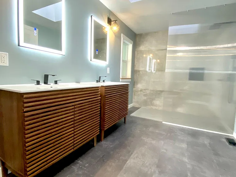 690 S Park Ave — Photo 22