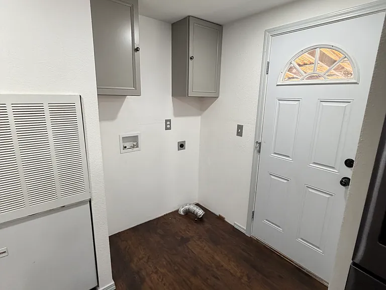 Washer and dryer hookups (electric) and back porch access