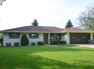 2015 Randolph Dr, Rockford, IL 61103