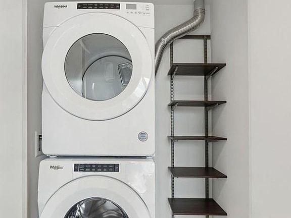 3rd image of 155 Bay St #203