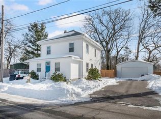 2 Overbrook Ave, Warwick, RI 02889