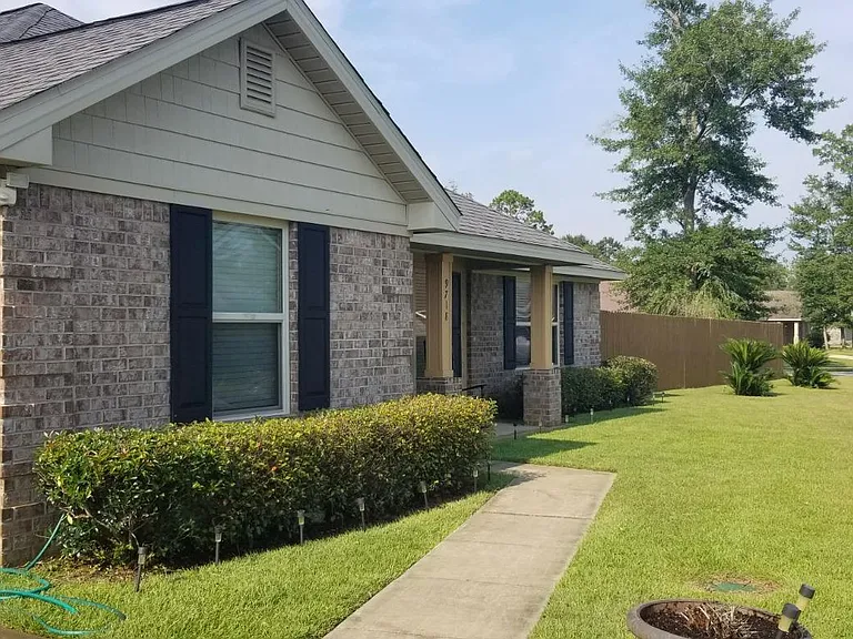 9718 Estate Dr — Photo 5
