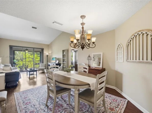 4111 Coral Tree Cir APT 327, Coconut Creek, FL 33073