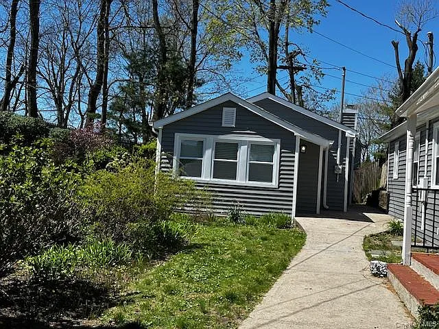21 West Dr