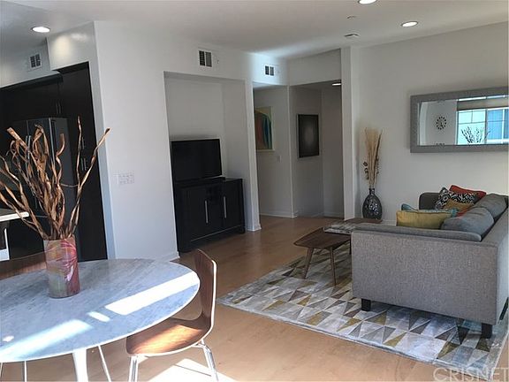 5th image of 1631 Echo Park Ave APT 5