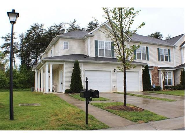2nd image of 3039 Winston Dr
