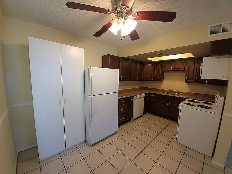 700 W University Dr #118 — Photo 4