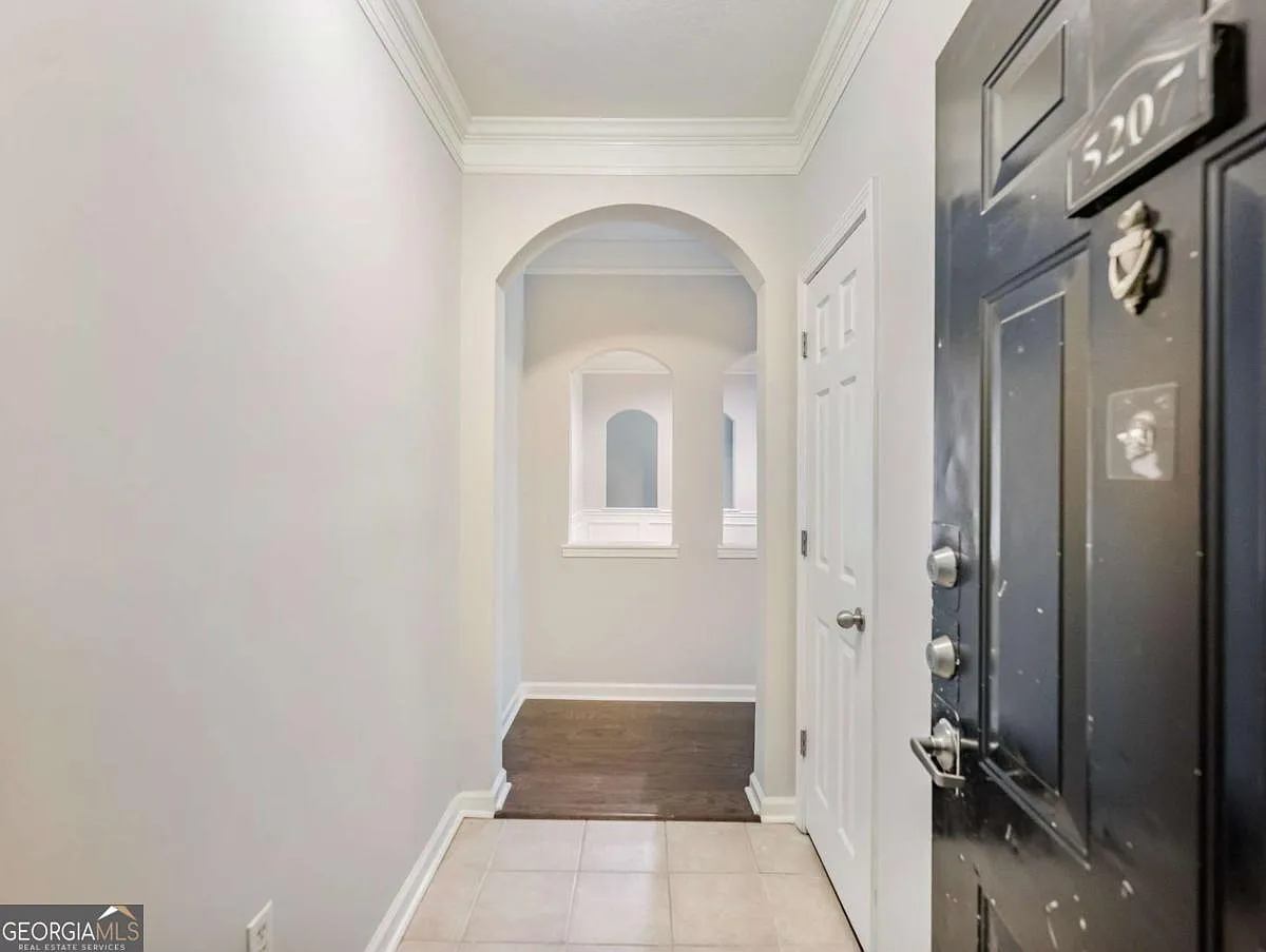 3 bed, 2.0 bath, $2,400 — Photo 3