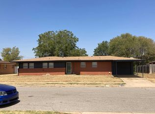 406 N Pawnee Rd, Foss, OK 73647