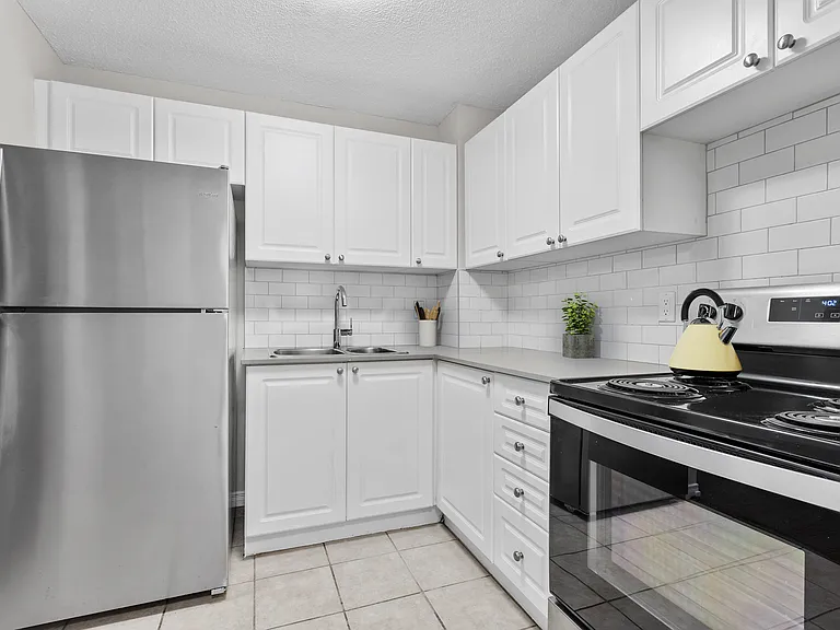 310 Bath Rd — Photo 3