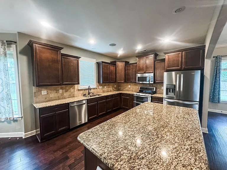 1229 Grainfield Cv — Photo 7