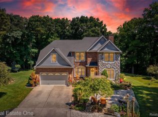 8450 Merrill Rd, Whitmore Lake, MI 48189
