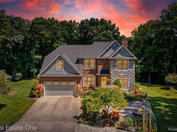 8450 Merrill Rd, Whitmore Lake, MI 48189