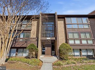 11566 Rolling Green Ct APT 200, Reston, VA