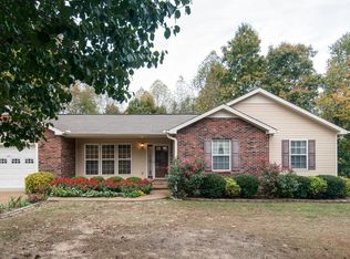 204 Dell Way Two, Dickson, TN 37055