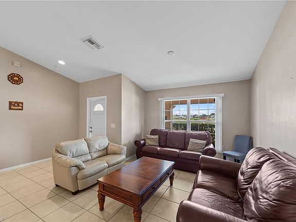 3rd image of 218 Pembroke ST