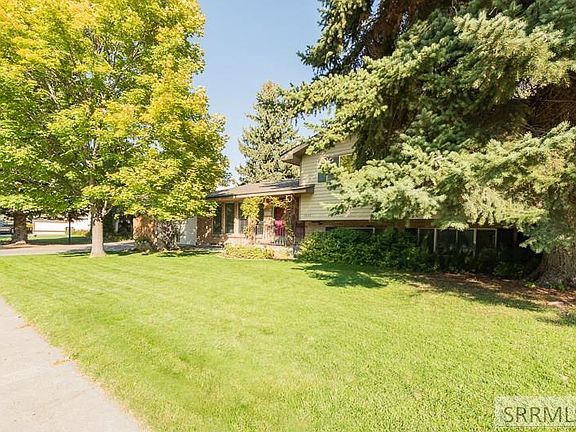 2nd image of 2835 Redbarn Ln