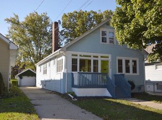 2505 71st St, Kenosha, WI 53143