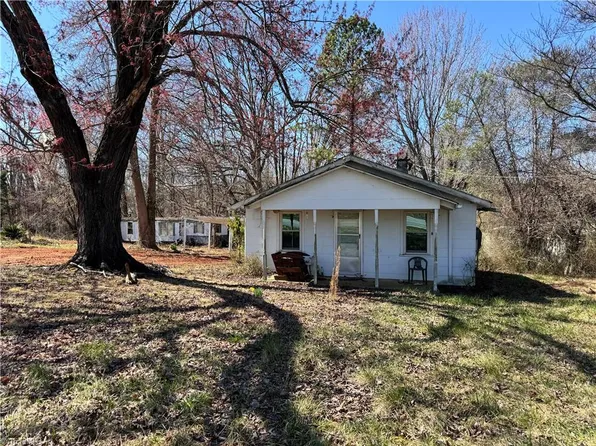 8213 Austin Traphill Rd, Elkin, NC 28621