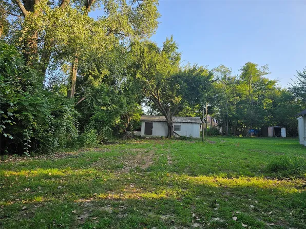 706 Spruce St, Teague, TX 75860