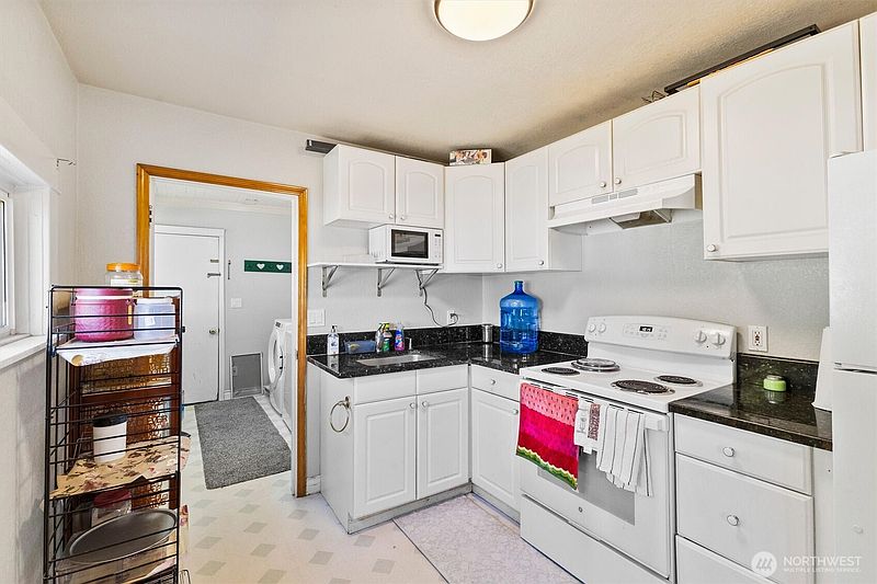 4th image of 456 D Street Street
