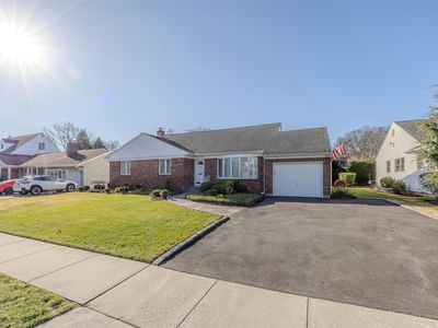 10 Spruce Street, Garden City, NY, 11530