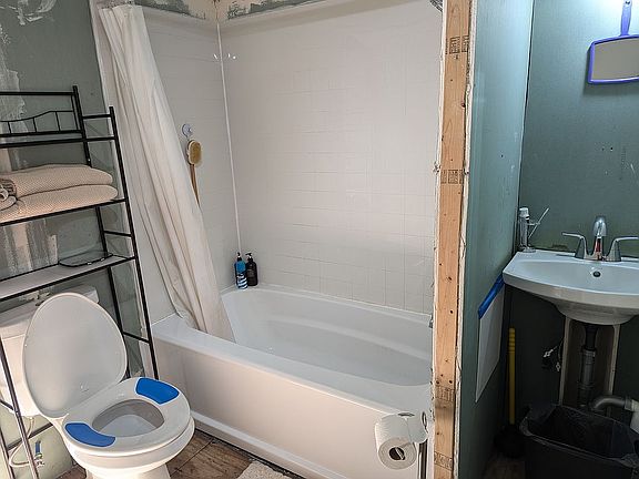 4th image of 1705 Long Ridge Rd